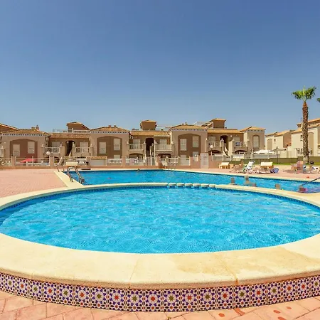 Σπίτι διακοπών In With Swimming Pool *